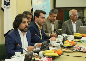 در کمیسیون کشاورزی اتاق اصفهان مطرح شد؛تشکیل هلدینگ های بزرگ کشاورزی  استان برای صادرات به روسیه