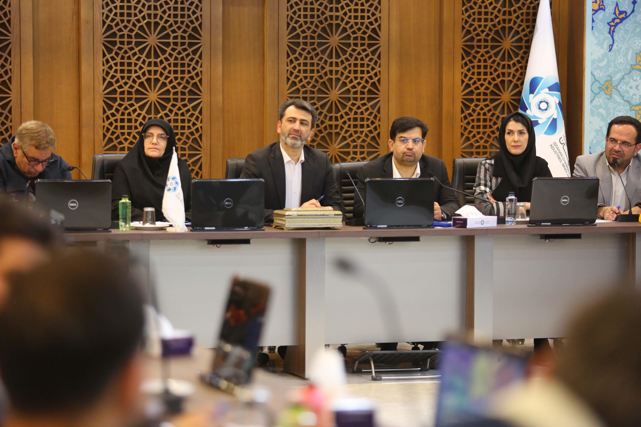 استقبال فعالان بخش خصوصی از برقراری پرواز اصفهان - عمان