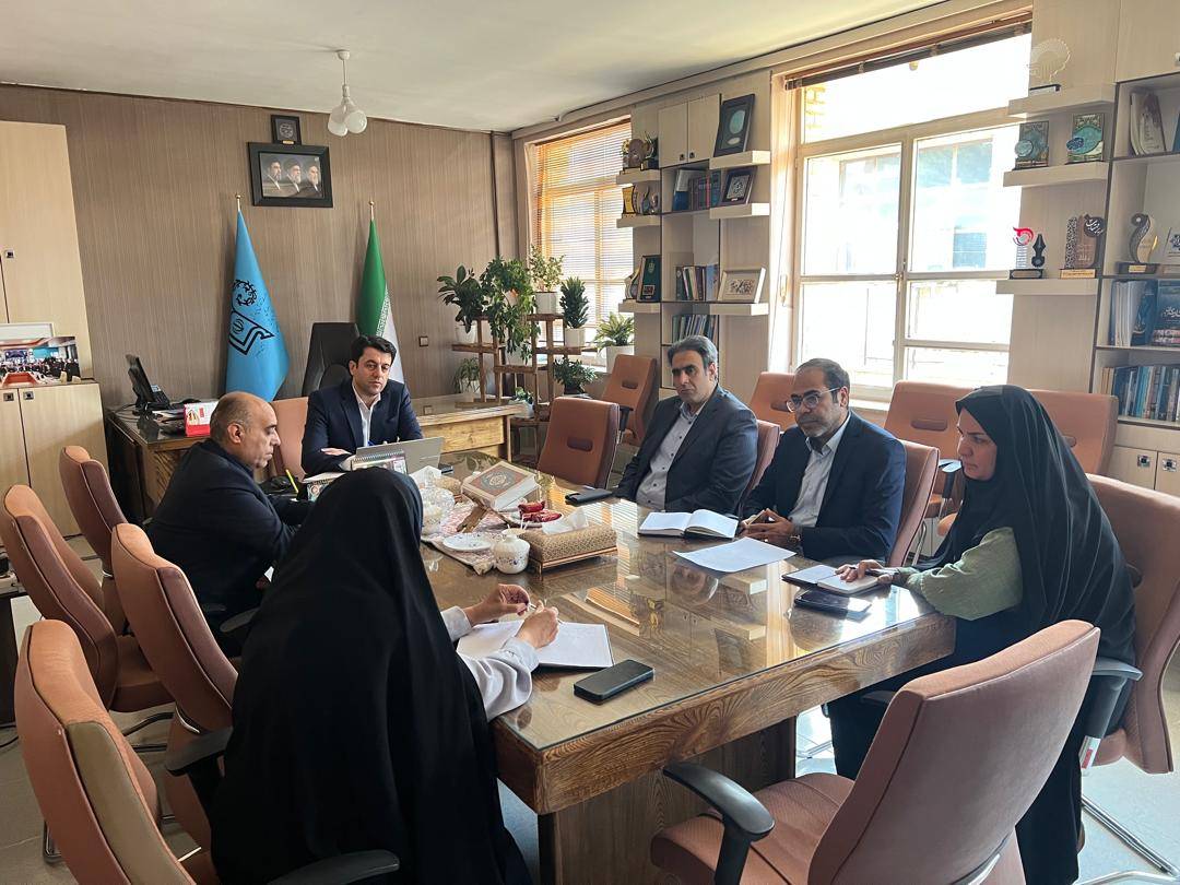 نشست مشترک انجمن طلا و جواهر و اداره کل آموزش و پرورش
