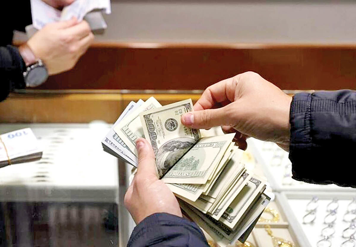 امکان فروش ارز صادراتی به بانک‌ها و واردکنندگان با نرخ توافقی فراهم شد
