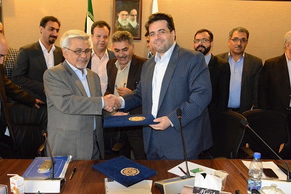 در حاشیه نشست  مشترک  کمیسیون تجارت اتاق بازرگانی اصفهان و  شیراز؛تفاهم نامه همکاریهای مشترک بین کمیسیون تجارت اتاق شیراز و اصفهان امضا شد