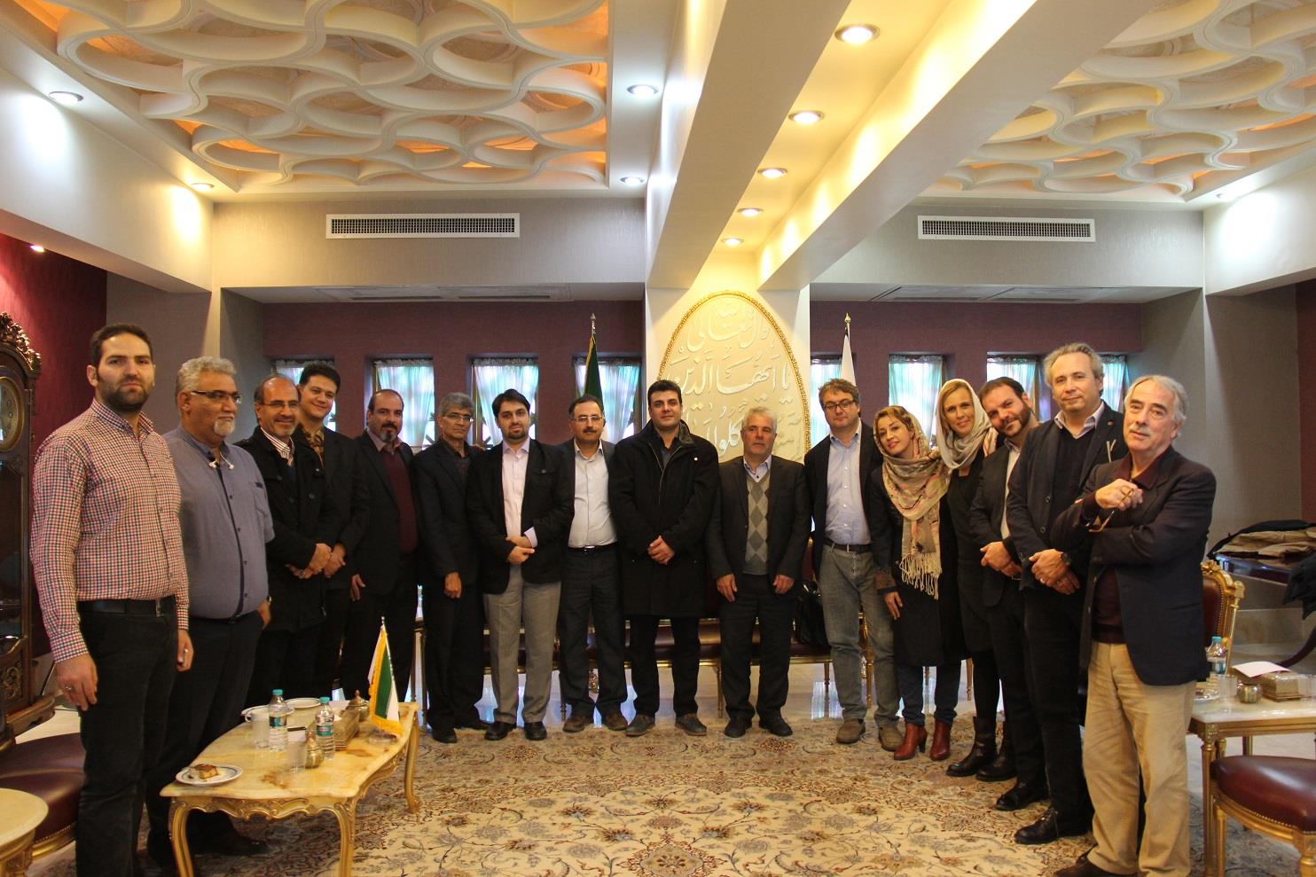در جلسه هلدینگ IMM  و شرکت  GMC  ایتالیا با اعضا کمیسیون معادن و صنایع معدنی عنوان شد:  در کاربری سنگ های ایرانی تکنیک های مناسب به کار گرفته نمی شود