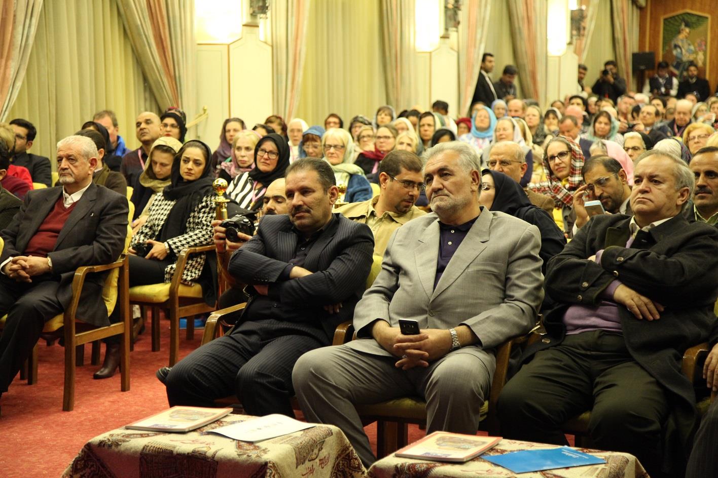 در حاشیه برگزاری هفدمین کنوانسیون راهنمایان گردشگری انجام گرفت ؛  نظرسنجی برند بین المللی اصفهان از  240  راهنمای گردشگری  از 45 کشور