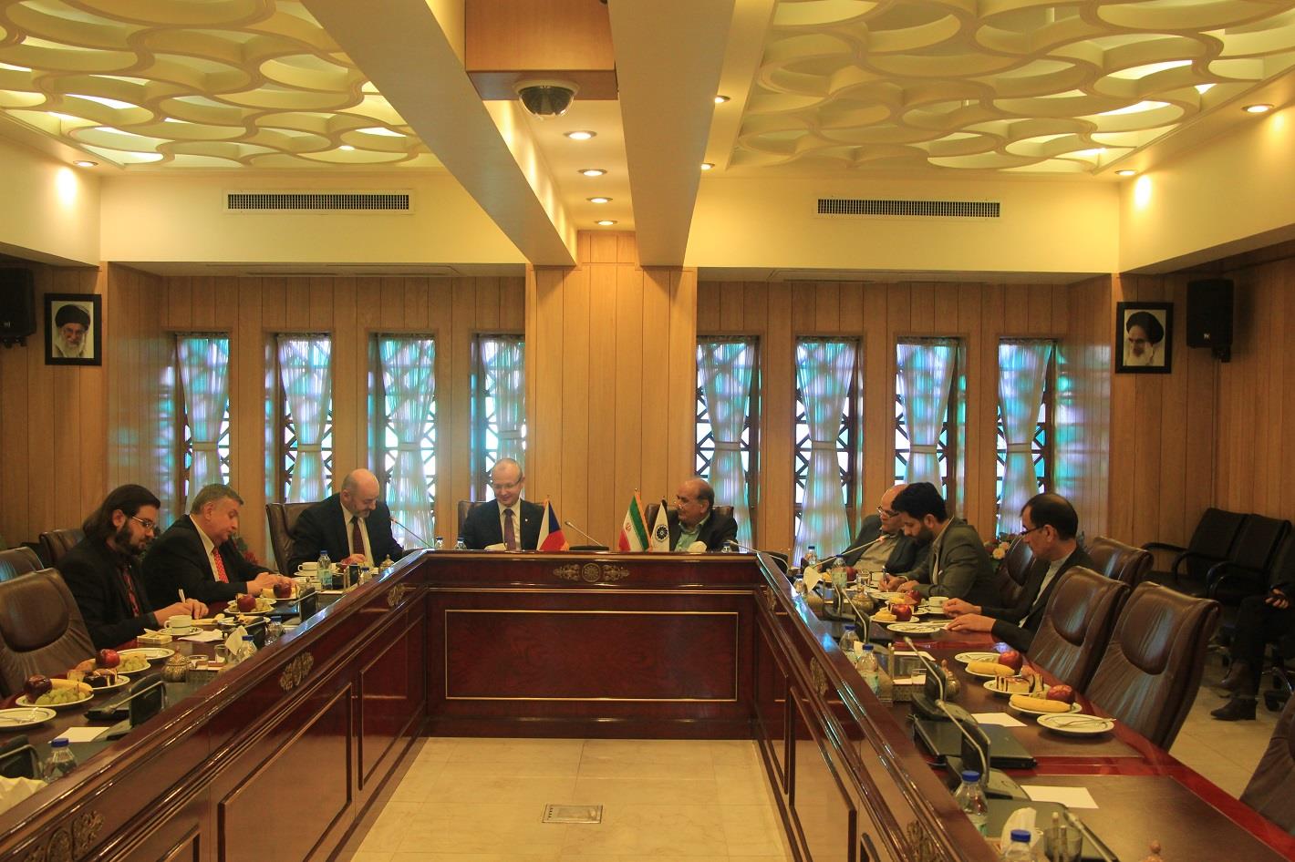 نایب رییس اتاق بازرگانی اصفهان در دیدار با معاون وزیر صنعت چک :  صنایع فولاد، سنگ و گردشگری سه محور همکاری استان اصفهان و جمهوری چک