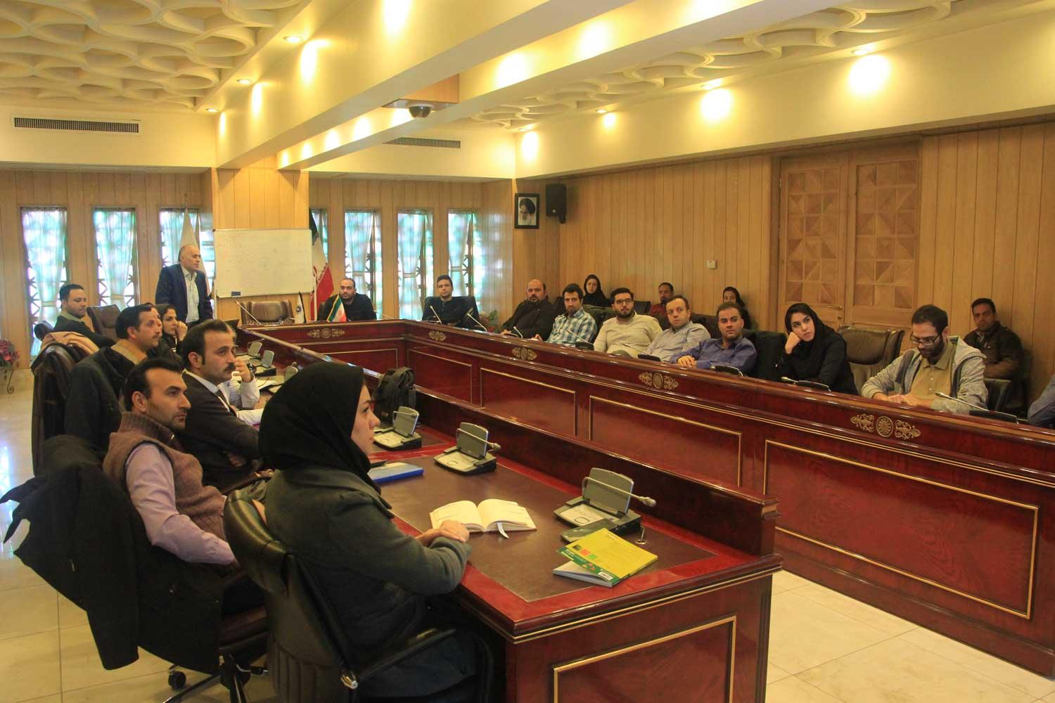 کارگاه آموزشی آشنایی با مبانی، قوانین و مقررات تعیین ارزش گمرکی برگزار شد