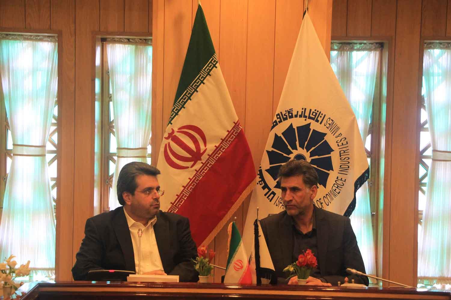 در جنگ اقتصادی ،رسانه ابزار موثری در روحیه بخشی به سربازان اقتصادی است/صدا و سیما برای بنگاه های کوچک و متوسط استان بسته حمایتی تعریف کند