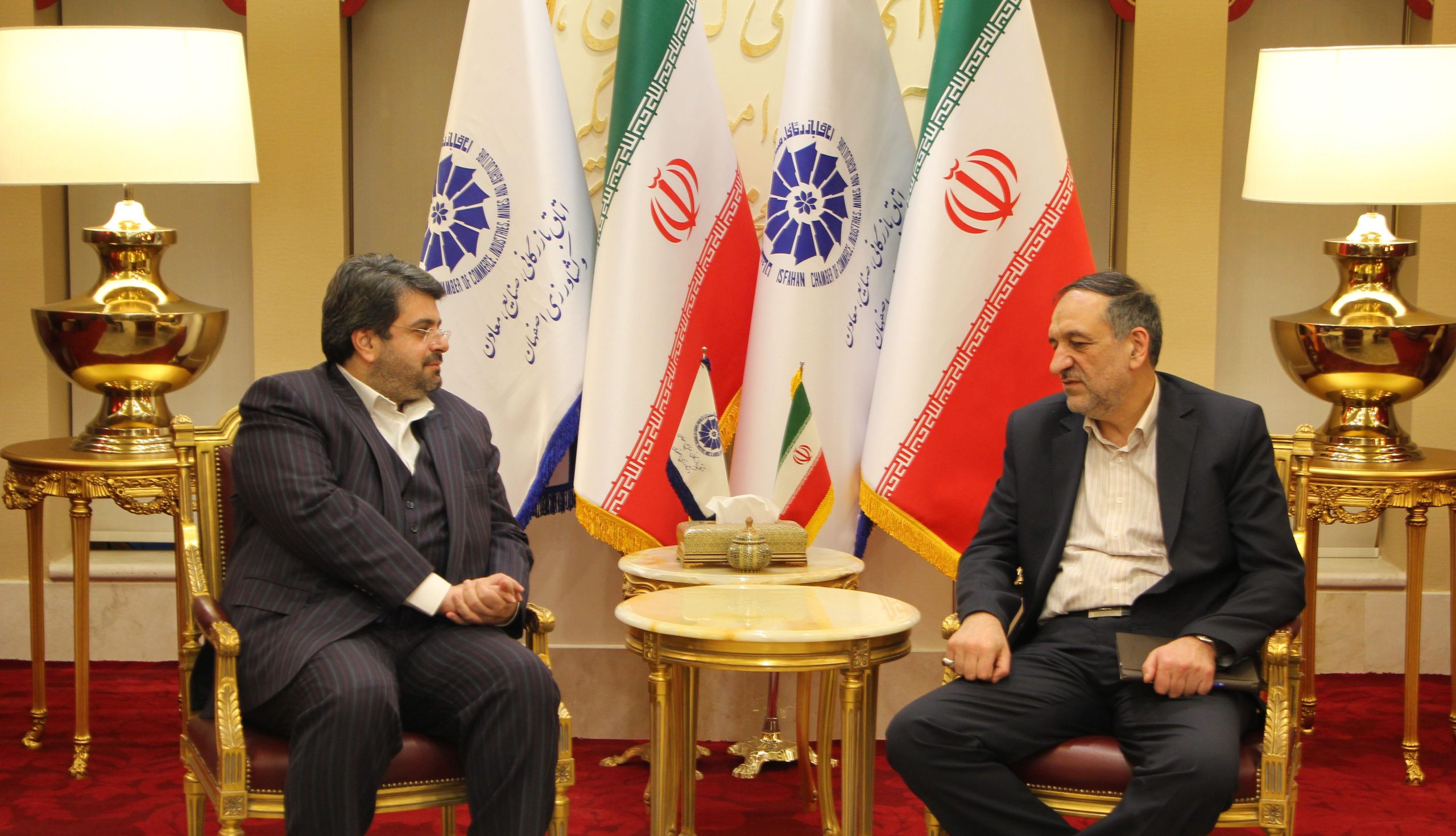  دیدار سفیر جدید ایران در افغانستان با رئیس اتاق بازرگانی اصفهان