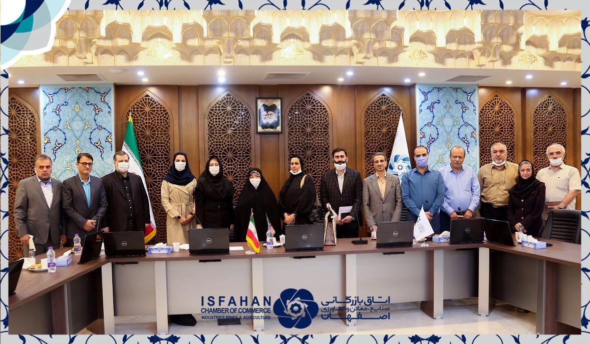 نشست بررسی فرصت های استان در حوزه مد /هم اندیشی برای تبدیل مد ایرانی به برند جهانی 