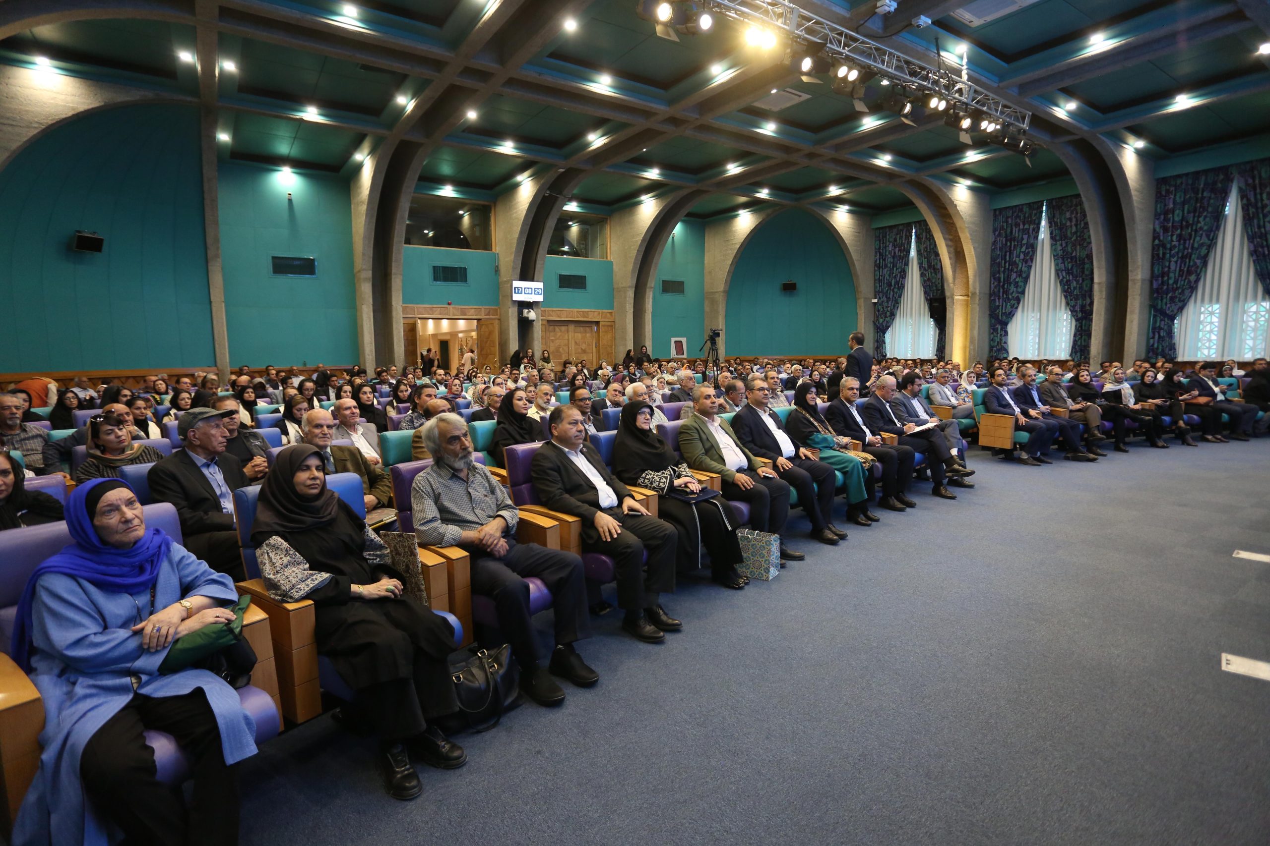 ریسباف تجلی هنر اصفهان باقی بماند
