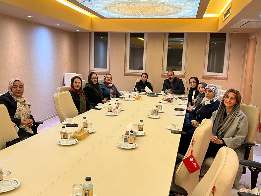 دومین نشست کمیته بانوان انجمن سنگ استان اصفهان