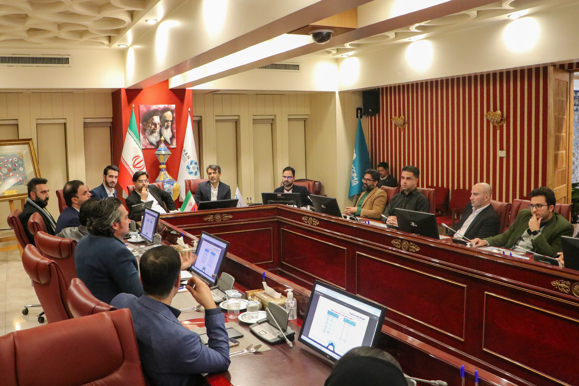 نقشه راه جوانان برای فتح بازارهای هدف صادراتی استان