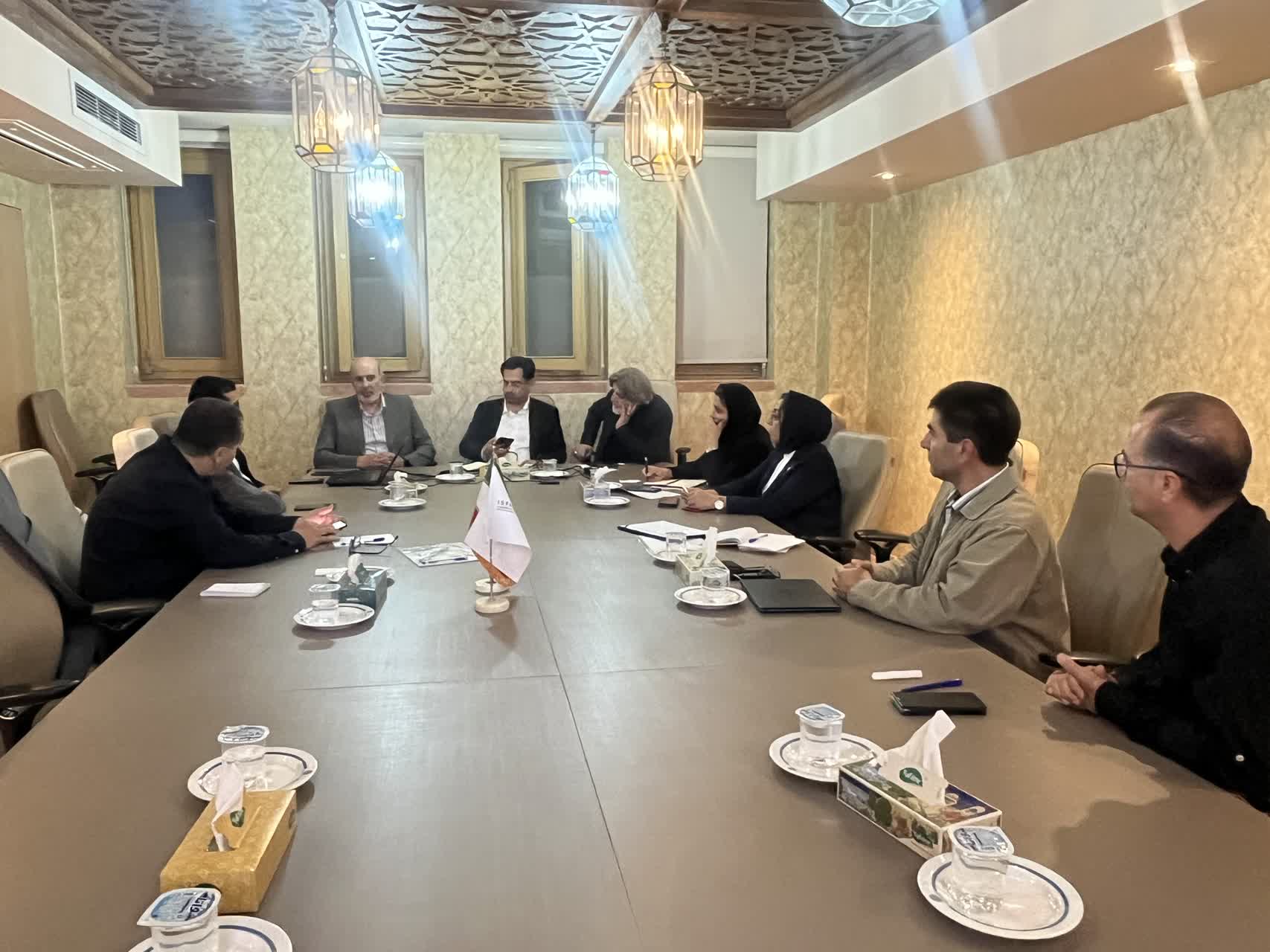 راهکارهای هم فکری و همکاری کمیسیون مسوولیت اجتماعی شرکتی با شرکت فولاد مبارکه اصفهان در زمان جنگ و پساجنگ
